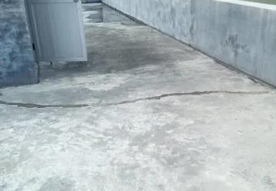 泾川楼顶漏水维修公司分享下如何解决卫生间隐蔽部位漏水的问题?